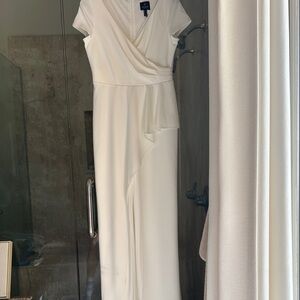 Adrianna Papell Cream Sheath Maxi Dress V-Neck Short Sleeve